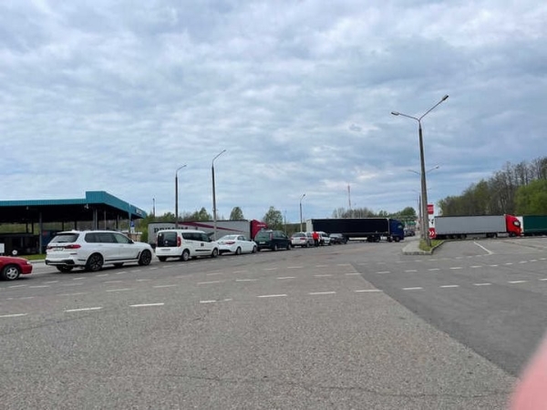 Водители устроили драку на польско-белорусской границе Водители устроили драку на польско-белорусской границе