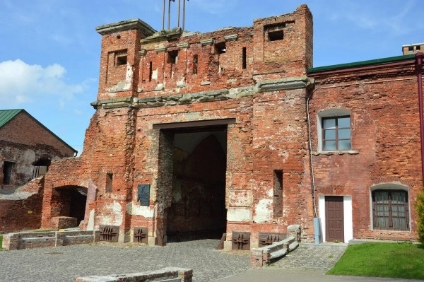 Брестской крепости – 180 лет: как строилась знаменитая цитадель? Брестской крепости – 180 лет: как строилась знаменитая цитадель?