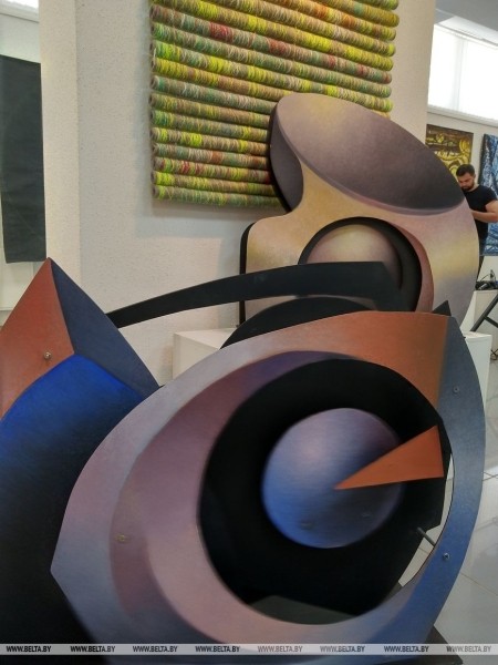 Лучшие работы белорусских художников-концептуалистов презентовали в Бресте Лучшие работы белорусских художников-концептуалистов презентовали в Бресте