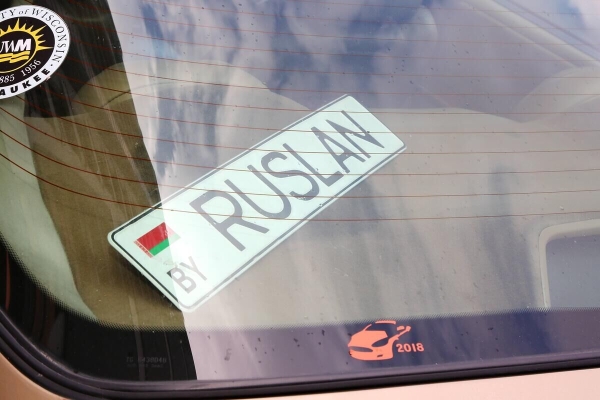 $3 000 за пять семёрок. Пообщались с владельцами «блатных» номеров