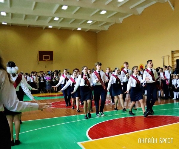 Читатель: Сегодня прошёл последний звонок в средней школе № 28 г. Бреста
Читатель: Сегодня прошёл последний звонок в средней школе № 28 г. Бреста