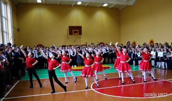 Читатель: Сегодня прошёл последний звонок в средней школе № 28 г. Бреста
Читатель: Сегодня прошёл последний звонок в средней школе № 28 г. Бреста