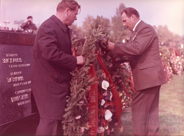 День открытия Мемориального комплекса «Брестская крепость-герой». Фото и подробности День открытия Мемориального комплекса «Брестская крепость-герой». Фото и подробности
