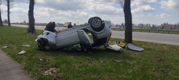 Водитель Lada создал аварийную ситуацию на Р-23 – в результате опрокинулся Ford с 5-летним ребенком Водитель Lada создал аварийную ситуацию на Р-23 – в результате опрокинулся Ford с 5-летним ребенком