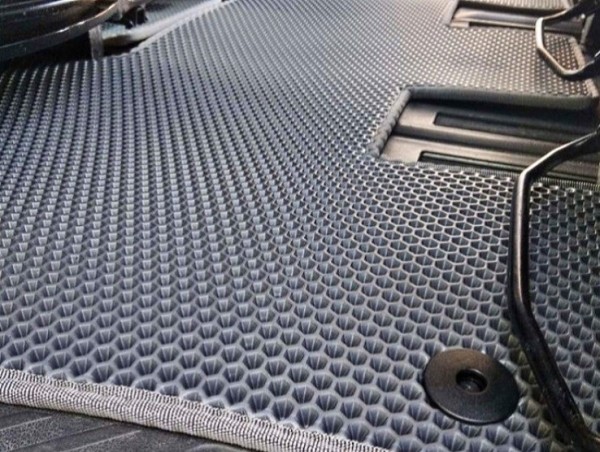 Стильно, оригинально, актуально! Вашему автомобилю просто необходимы коврики EVA Стильно, оригинально, актуально! Вашему автомобилю просто необходимы коврики EVA