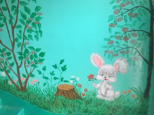 За год женщина превратила подъезд в арт-пространство За год женщина превратила подъезд в арт-пространство