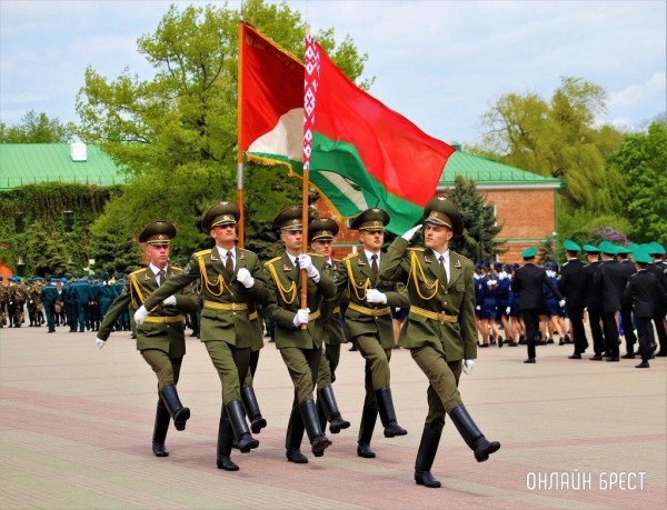 Читатель: Городской смотр строя и песни в Брестской крепости - https://onlinebrest.by/publikacii/chitatel-gorodskoy-smotr-stroya-i-pesni-v-brestskoy-kreposti.html
Читатель: Городской смотр строя и песни в Брестской крепости - https://onlinebrest.by/publikacii/chitatel-gorodskoy-smotr-stroya-i-pesni-v-brestskoy-kreposti.html