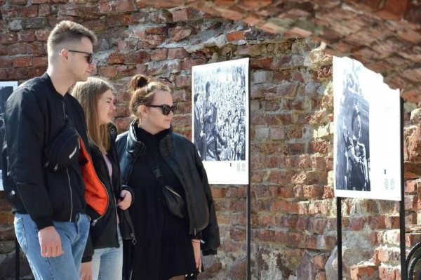 VR-реконструкция и фотовыставка в Брестской крепости VR-реконструкция и фотовыставка в Брестской крепости