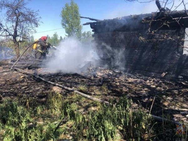 В деревне Пожежин Малоритского района горел нежилой дом В деревне Пожежин Малоритского района горел нежилой дом