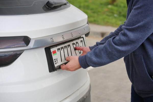 $3 000 за пять семёрок. Пообщались с владельцами «блатных» номеров