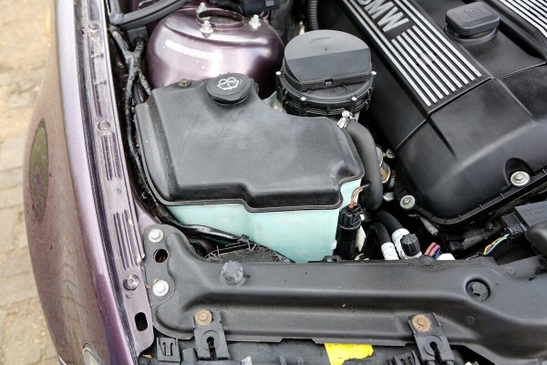 Заплатил за покраску почти $2 300, но остался недоволен. Владелец BMW E46 о конфликте с СТО Заплатил за покраску почти $2 300, но остался недоволен. Владелец BMW E46 о конфликте с СТО