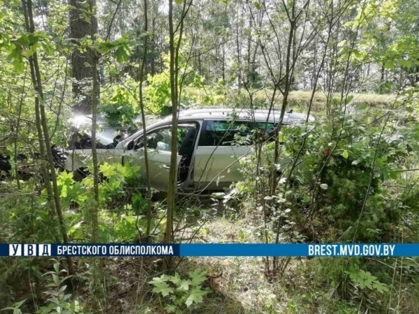 В Ганцевичском районе в ДТП травмированы две девочки. Что стало причиной? В Ганцевичском районе в ДТП травмированы две девочки. Что стало причиной?