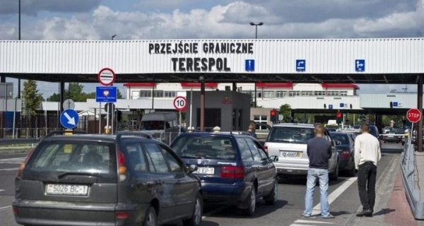 В ПП «Тересполь» у белорусов обнаружили крупную сумму наличной валюты В ПП «Тересполь» у белорусов обнаружили крупную сумму наличной валюты