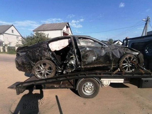 На трассу М1 выбежала косуля. Водитель попытался объехать ее, но вылетел в кювет На трассу М1 выбежала косуля. Водитель попытался объехать ее, но вылетел в кювет