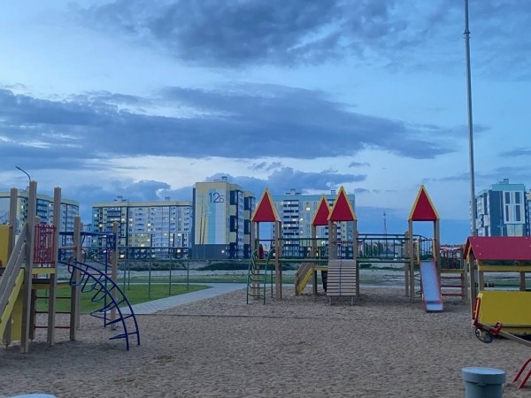 В Бресте на улице Мытной завершён монтаж детского игрового комплекса В Бресте на улице Мытной завершён монтаж детского игрового комплекса