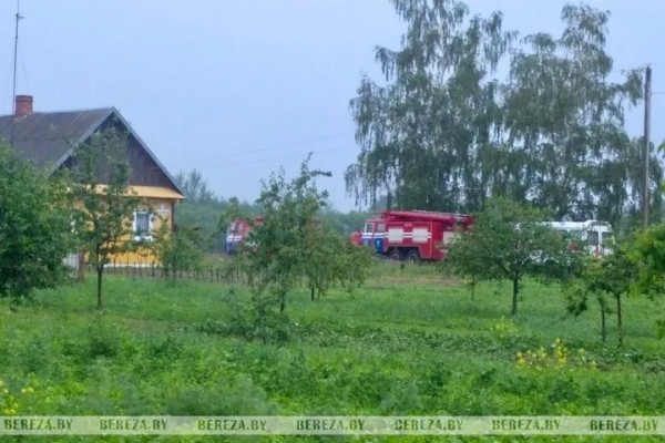 От удара молнии загорелся сарай. Случай в Брестской области От удара молнии загорелся сарай. Случай в Брестской области