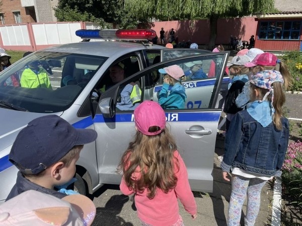 Сотрудники ГАИ посетили детский сад №32 г. Бреста Сотрудники ГАИ посетили детский сад №32 г. Бреста