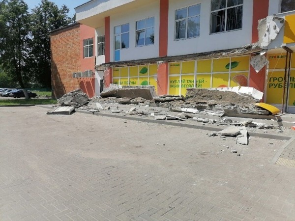 
                В Пинске в Жилгородке, возле магазина Грошик, упал балкон
            