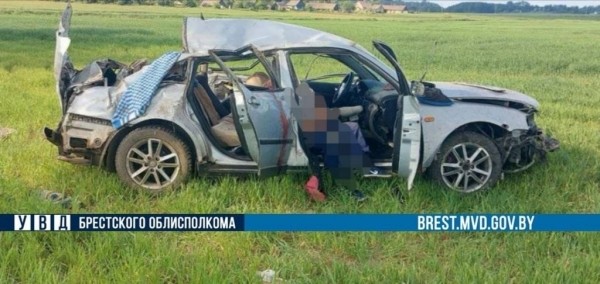 Умер второй пассажир Volkswagen, пострадавший в аварии в Пружанском районе. Водителя взяли под стражу Умер второй пассажир Volkswagen, пострадавший в аварии в Пружанском районе. Водителя взяли под стражу
