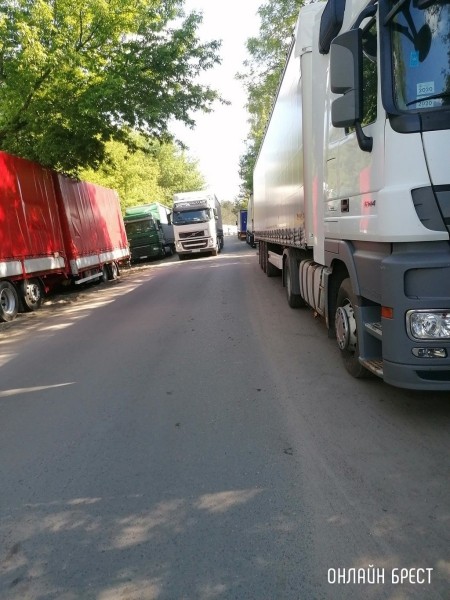 Читатель: Хотелось бы обратить внимание на ситуацию с большегрузами
Читатель: Хотелось бы обратить внимание на ситуацию с большегрузами