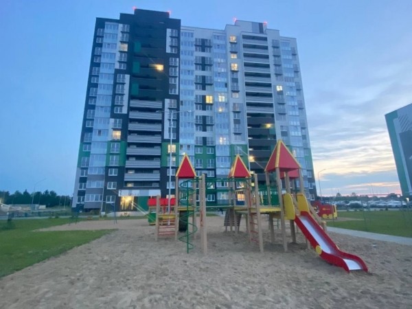 В Бресте на улице Мытной завершён монтаж детского игрового комплекса В Бресте на улице Мытной завершён монтаж детского игрового комплекса