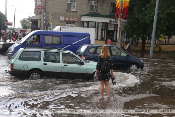 На Могилев сегодня обрушился ливень. Фотофакт