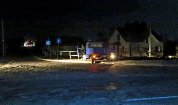 В Беларуси школьник с другом угнали авто и попали на нем в ДТП В Беларуси школьник с другом угнали авто и попали на нем в ДТП