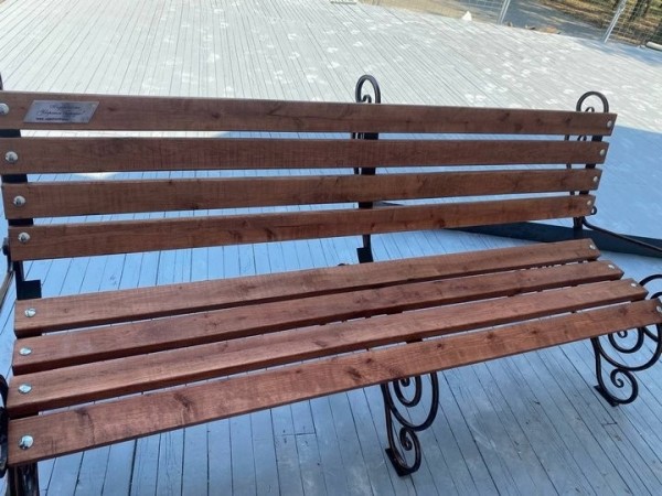 В Бресте смонтирована новая остановка. Появятся и новые скамейки В Бресте смонтирована новая остановка. Появятся и новые скамейки