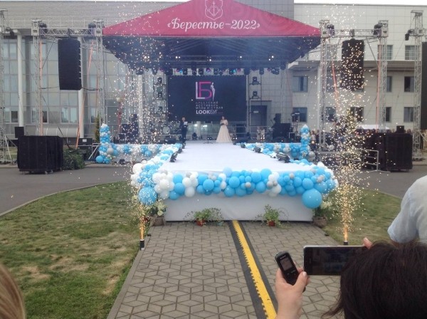 В Бресте стартовал первый фестиваль моды и стиля «LookБуг» В Бресте стартовал первый фестиваль моды и стиля «LookБуг»