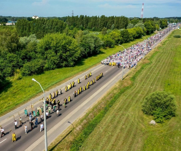 Сегодня в Бресте прошёл Крестный ход к мужскому монастырю
Сегодня в Бресте прошёл Крестный ход к мужскому монастырю