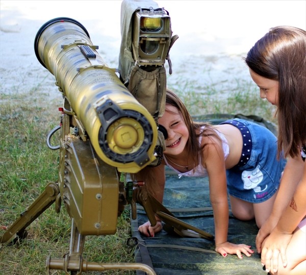 Читатель: Брестские десантники организовали выставку вооружения и военной техники для жителей Малориты
Читатель: Брестские десантники организовали выставку вооружения и военной техники для жителей Малориты