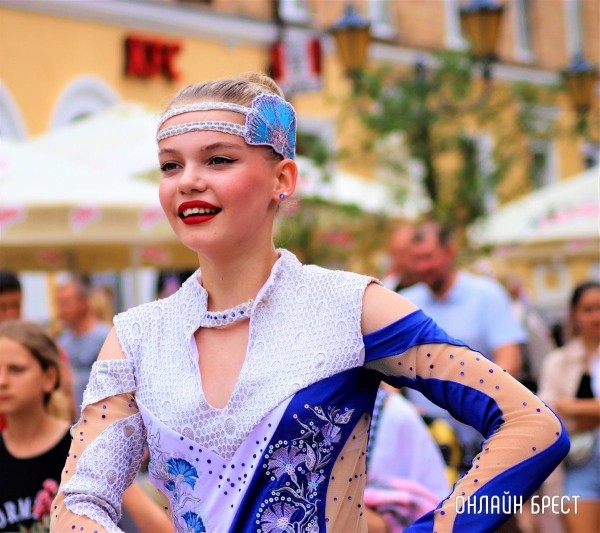 
                Читатель: Вчера на Советской было красиво
            