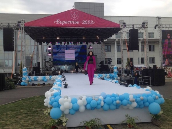 В Бресте стартовал первый фестиваль моды и стиля «LookБуг» В Бресте стартовал первый фестиваль моды и стиля «LookБуг»