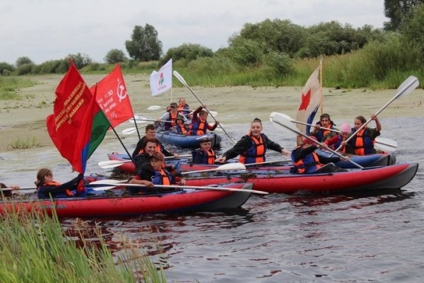 Пинские школьники почтили память моряков бронекатера БК-154 водным походом Пинские школьники почтили память моряков бронекатера БК-154 водным походом