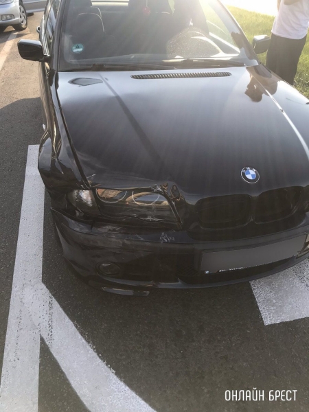 Очевидец: Сегодня в Бресте на улице Октябрьской Революции произошло ДТП с участием такси и BMW
Очевидец: Сегодня в Бресте на улице Октябрьской Революции произошло ДТП с участием такси и BMW