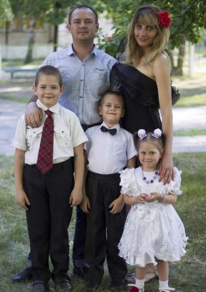 «Муж воспринял предложение в четвертый раз стать родителями с ужасом, но сейчас доволен». История многодетной семьи из Беларуси