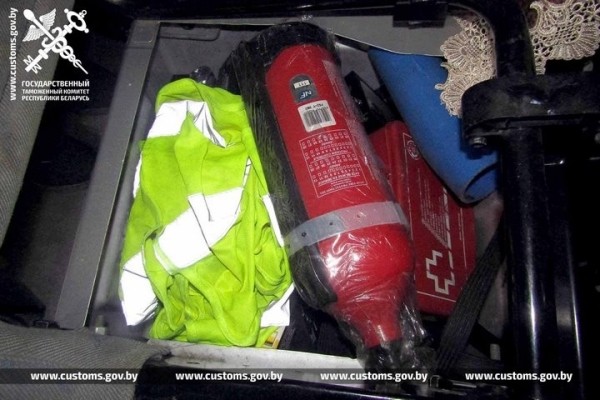 Россиянин пытался провезти без декларации через границу 5 смартфонов. Случай на границе в Бресте Россиянин пытался провезти без декларации через границу 5 смартфонов. Случай на границе в Бресте