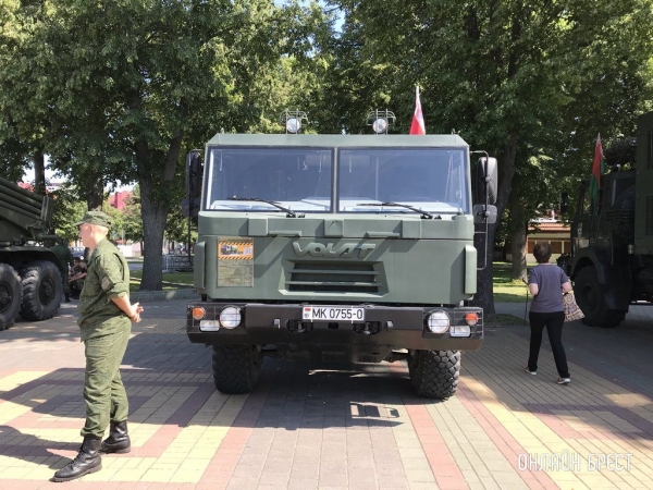 Читатель: Сегодня в Кобрине. Выставка военной техники
Читатель: Сегодня в Кобрине. Выставка военной техники