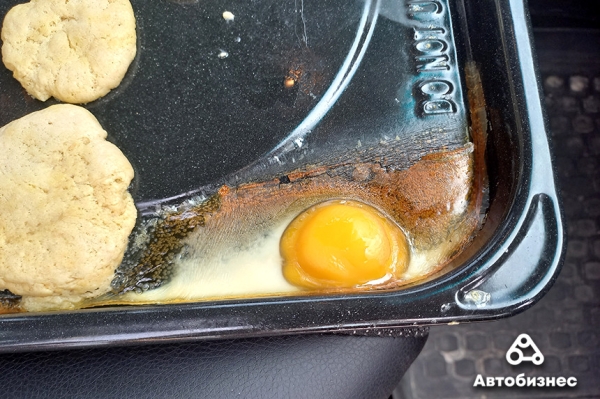 Это даже можно есть! Превратили автомобиль в духовку, яйцеварку и йогуртницу Это даже можно есть! Превратили автомобиль в духовку, яйцеварку и йогуртницу