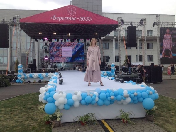 В Бресте стартовал первый фестиваль моды и стиля «LookБуг» В Бресте стартовал первый фестиваль моды и стиля «LookБуг»