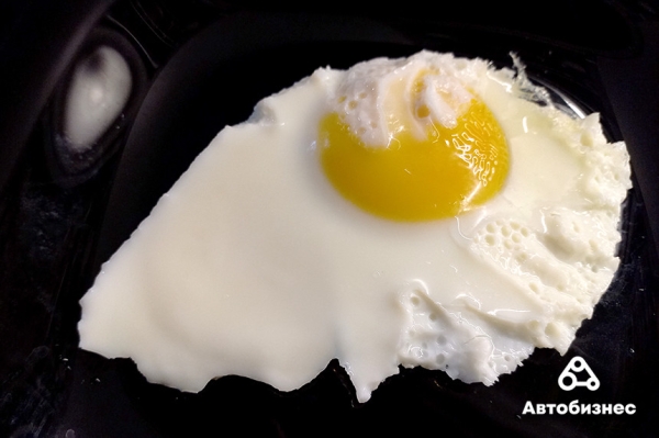 Это даже можно есть! Превратили автомобиль в духовку, яйцеварку и йогуртницу Это даже можно есть! Превратили автомобиль в духовку, яйцеварку и йогуртницу