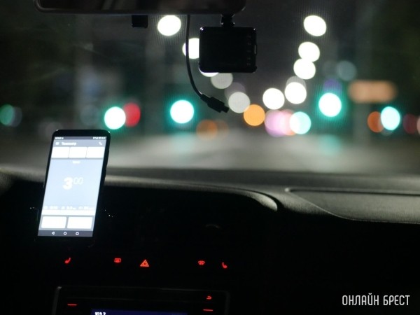 Забыла дорогой смартфон в такси, а он исчез. Кто его взял, если водитель говорит, что ни при чем? Забыла дорогой смартфон в такси, а он исчез. Кто его взял, если водитель говорит, что ни при чем?