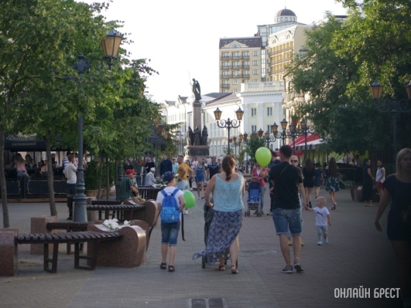 Более половины белорусов считают, что главой семьи должен быть муж Более половины белорусов считают, что главой семьи должен быть муж