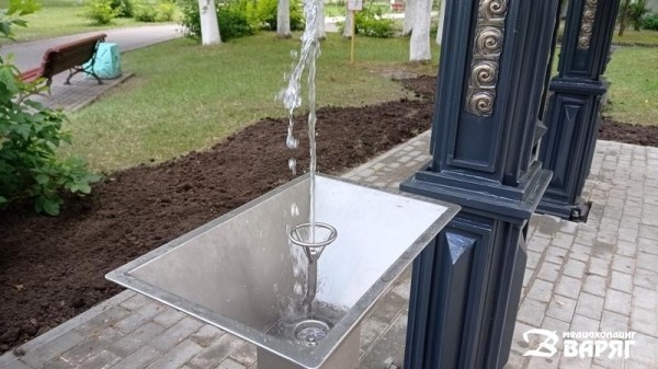 Новые питьевые фонтанчики появились в городском парке Пинска Новые питьевые фонтанчики появились в городском парке Пинска