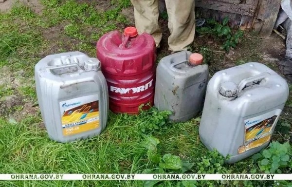 Сливают дизтопливо, воруют моторное масло и фуражную муку. Работники АПК Брестчины попадаются на хищениях Сливают дизтопливо, воруют моторное масло и фуражную муку. Работники АПК Брестчины попадаются на хищениях