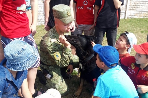 «Не хочу уезжать!». Дети социально-педагогического центра Бреста побывали в гостях у пограничников