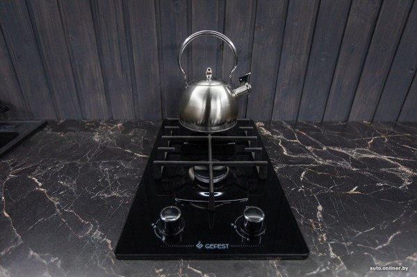 Решил квартирный вопрос. Белорус вложил $9000 в старый грузовик и теперь живет в престижном районе Решил квартирный вопрос. Белорус вложил $9000 в старый грузовик и теперь живет в престижном районе