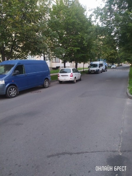 
                Читатель: Как можно так парковаться?
            