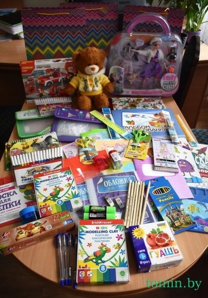 «Соберем портфель вместе»: брестчанки помогли семье, приехавшей из Мариуполя «Соберем портфель вместе»: брестчанки помогли семье, приехавшей из Мариуполя