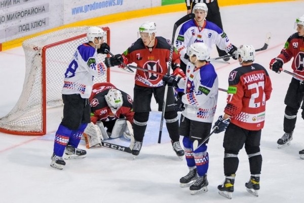 Хоккеисты «Бреста» проиграли, но продолжат борьбу за Кубок Салея Хоккеисты «Бреста» проиграли, но продолжат борьбу за Кубок Салея